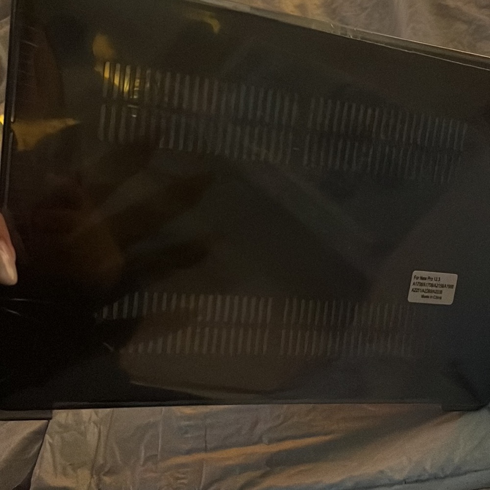 NWOT PRO 13.3 LAPTOP CASE/ SKIN - Picture 3 of 7